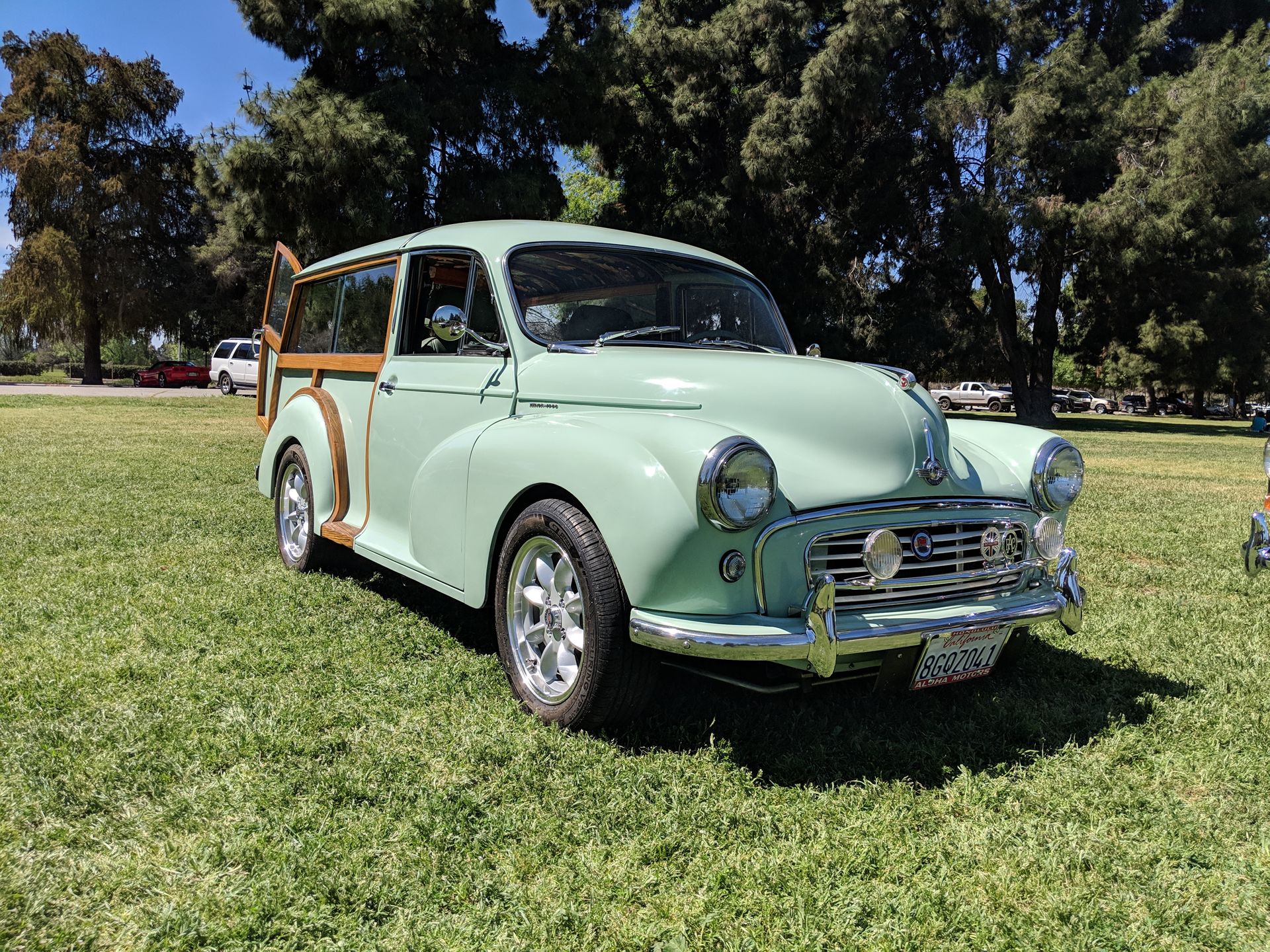 Morris Minor with VTO vintage aluminum wheels - Photo 9