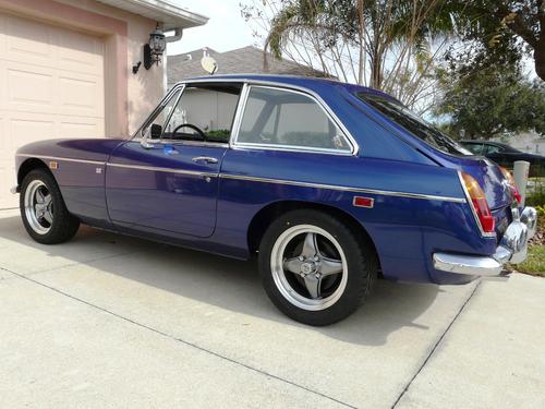 MG MGB/GT with VTO vintage aluminum wheels - Photo 19