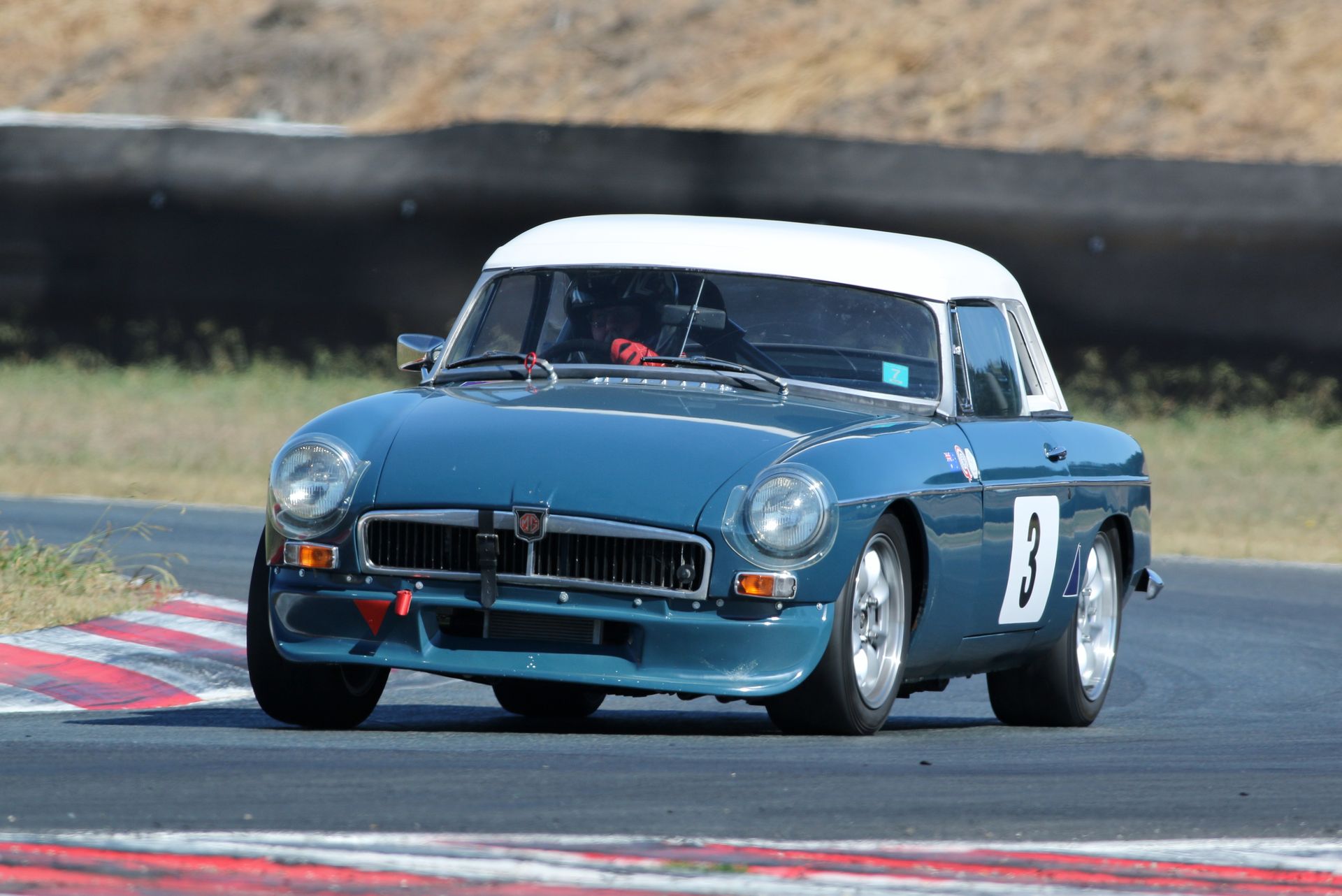 MG MGB/GT with VTO vintage aluminum wheels - Photo 29