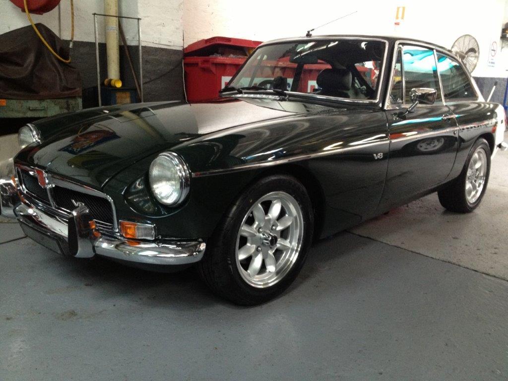 MG MGB/GT with VTO vintage aluminum wheels - Photo 38