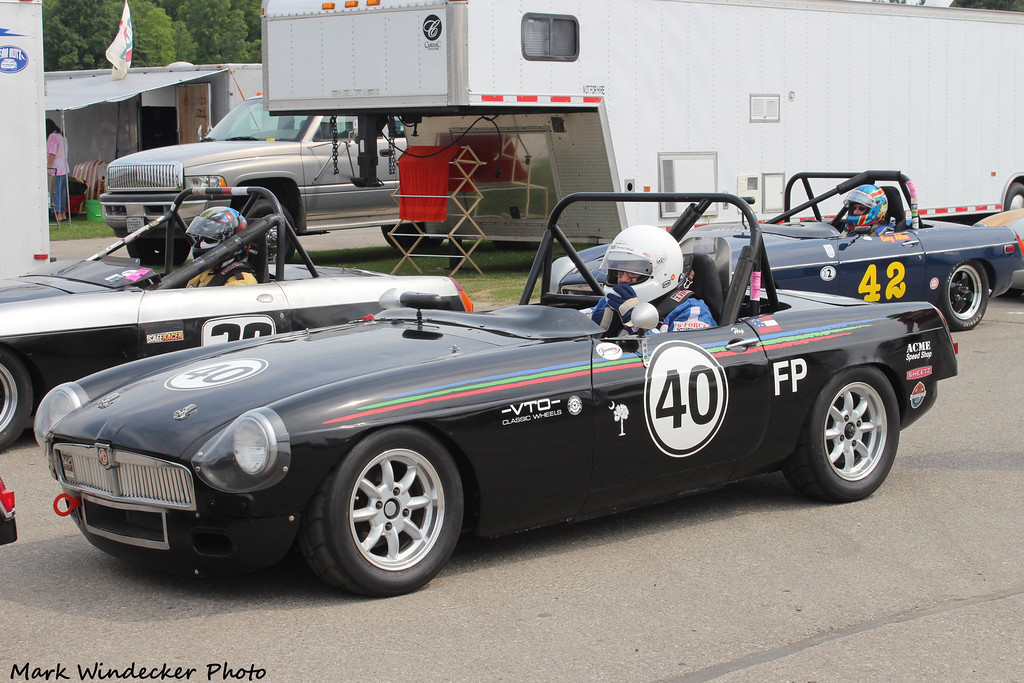 MG MGB/GT with VTO vintage aluminum wheels - Photo 51