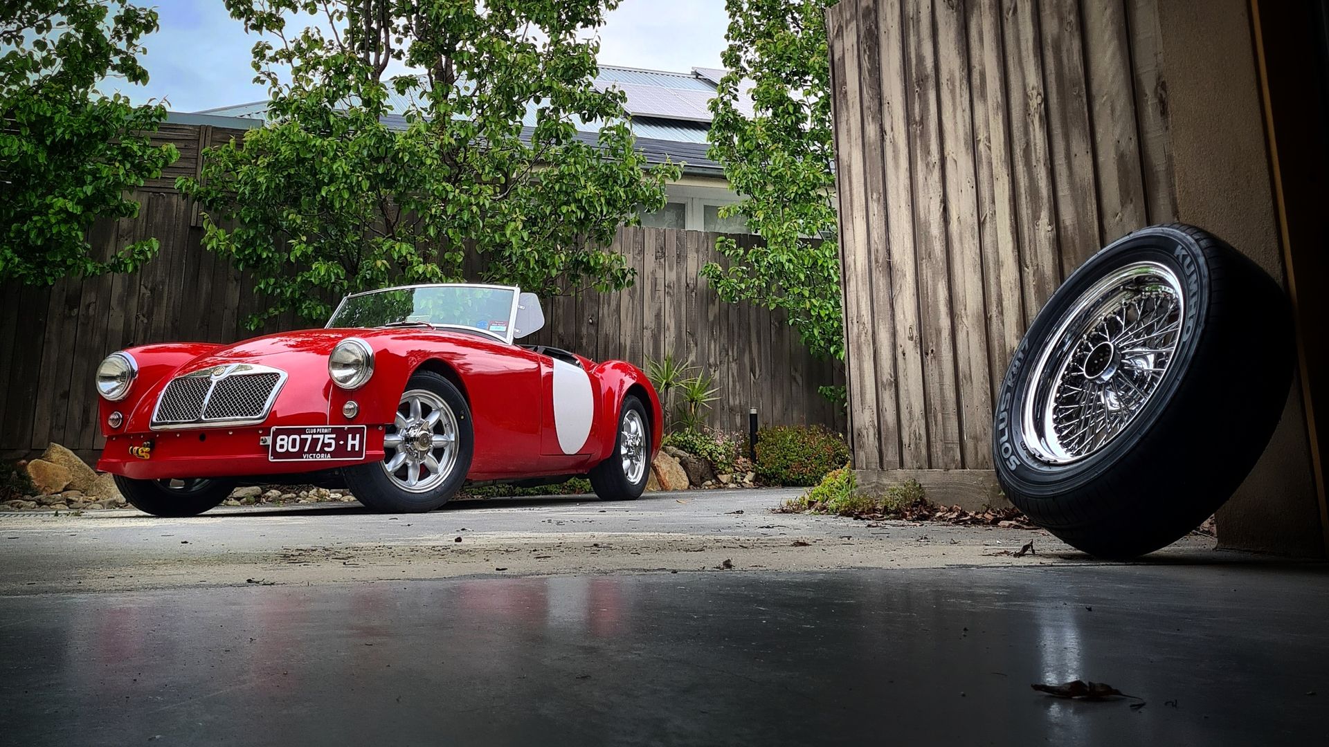 MG MGA with VTO vintage aluminum wheels - Photo 24
