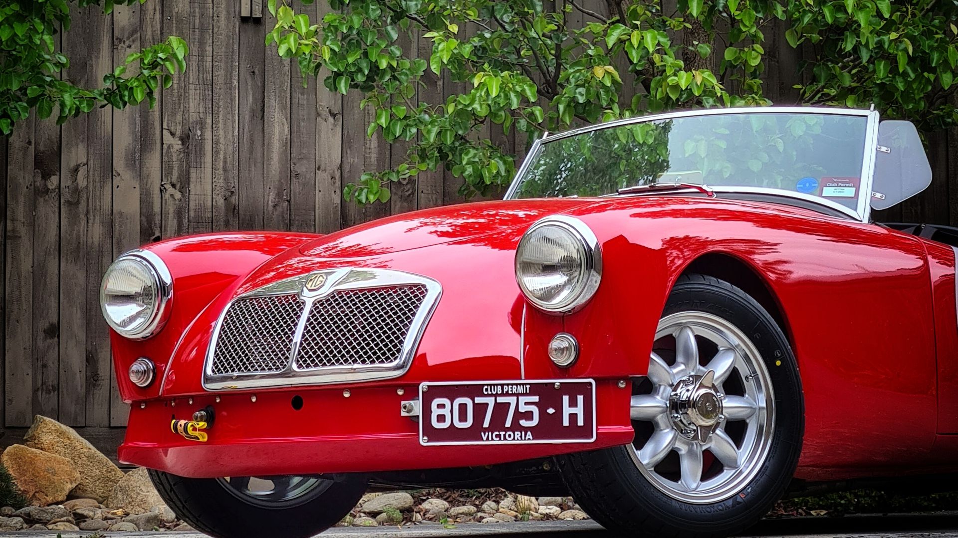 MG MGA with VTO vintage aluminum wheels - Photo 25
