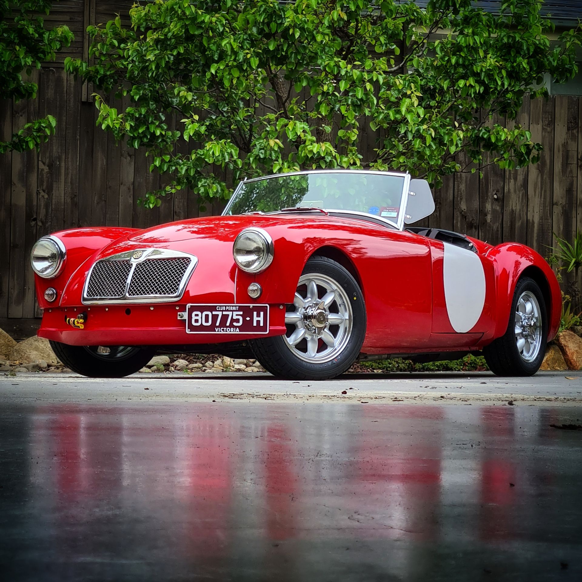 MG MGA with VTO vintage aluminum wheels - Photo 27