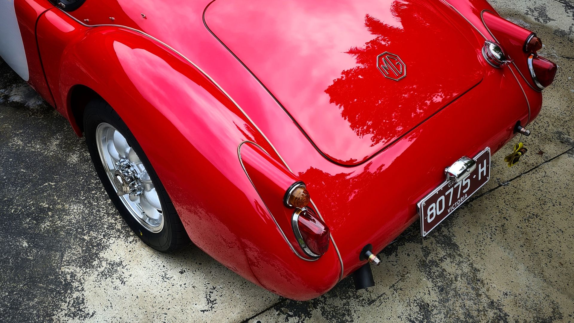MG MGA with VTO vintage aluminum wheels - Photo 31