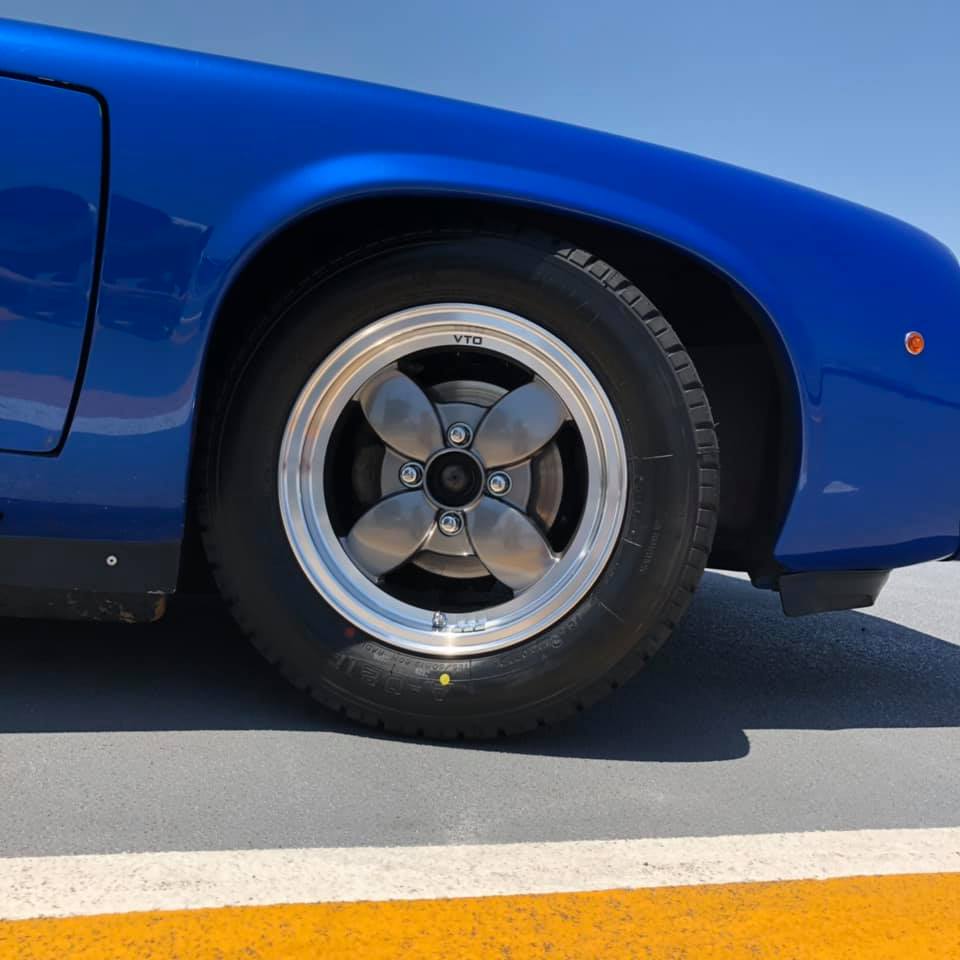 Lotus Europa with VTO vintage aluminum wheels - Photo 2